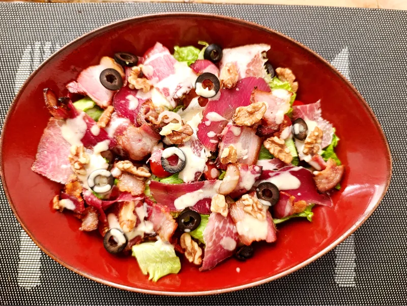 Salada de Embutidos y Queso